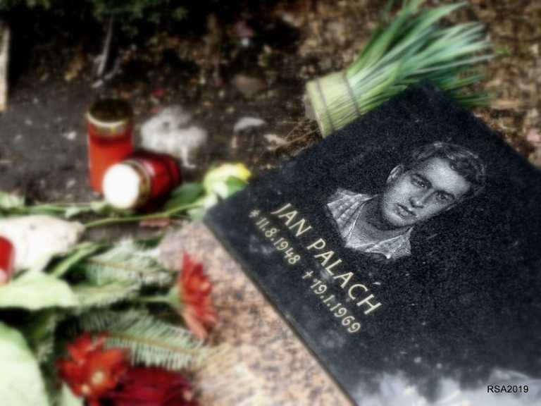 La gente recordó el sacrificio de Jan Palach, pero faltaron los más altos cargos del estado