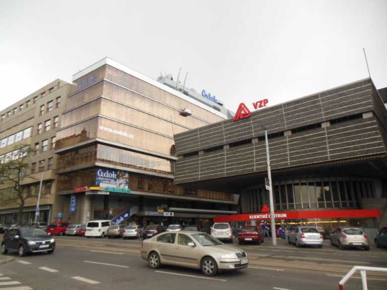 Oficinas de Vzp para el pago de cuotas de los los autónomos en Praga, Chequia. Servicios médicos