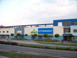 Las cadenas minoristas comerciales tienen una guerra para atraer nuevos clientes