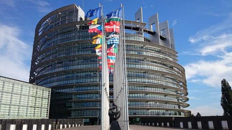 Los programas de los partidos políticos checos para las elecciones Europeas no son realistas.