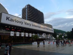 Karlovy Vary le dará un bono de 300 coronas por noche a los turistas.