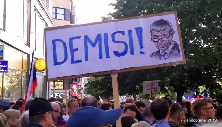 Praga vuelve a manifestar por la independencia de la Justicia
