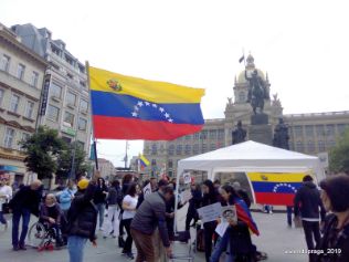 ¡Venezolanos apoyaron el retorno de la Democracia a su país!