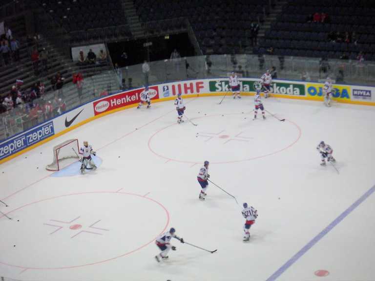 Eslovaquia enfrenta a Alemania en el mundial de Hokey