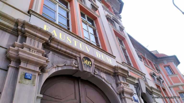Visite en Praga la legendaria «Casa de Fausto»