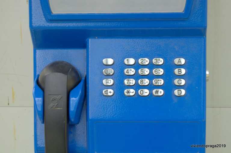 Desaparecerán las cabinas telefónicas