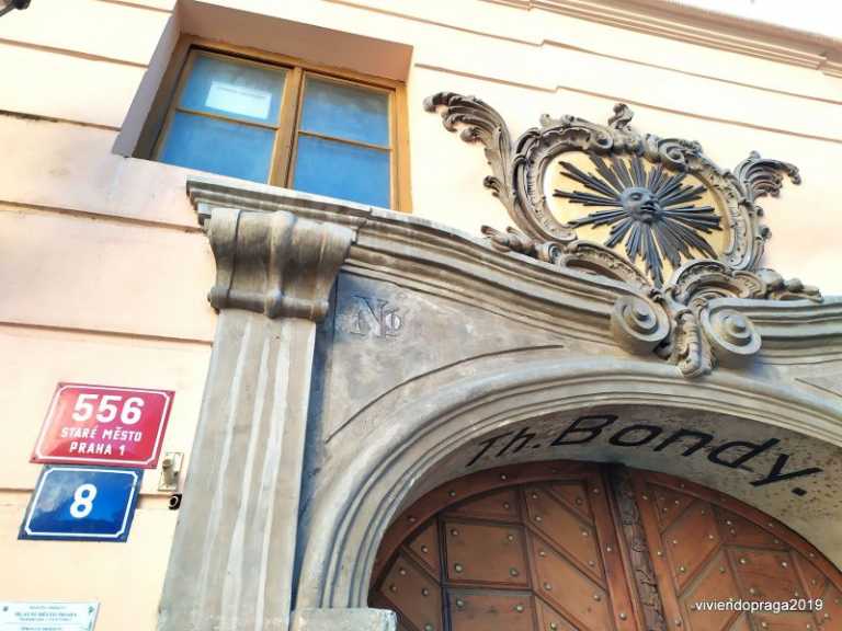 El simbolismo de la casa «Del Sol Negro»