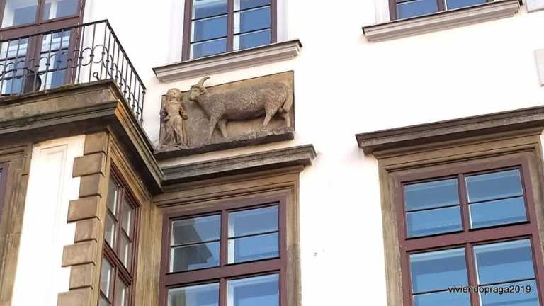 La Casa «Del Cordero de Piedra»