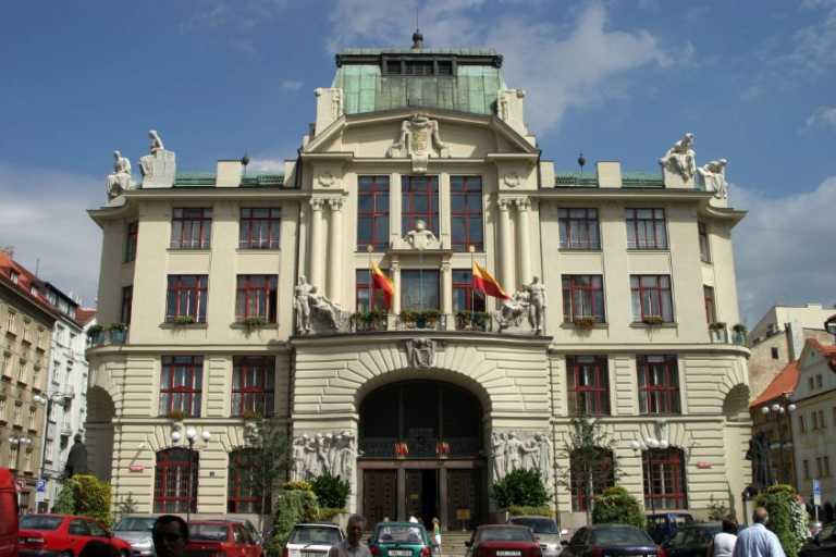 el Paternoster del Nuevo Ayuntamiento de Praga
