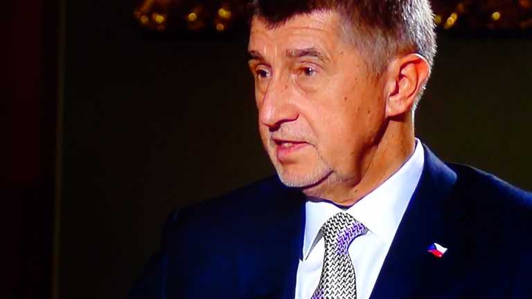 Babiš espera que con el diálogo mejoren las relaciones con Rusia
