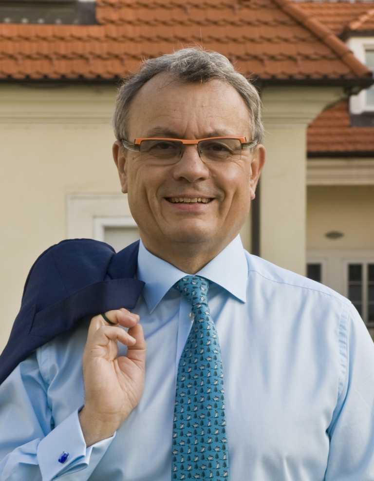 Vladimír Dlouhý fue reelegido presidente de la Cámara de Comercio