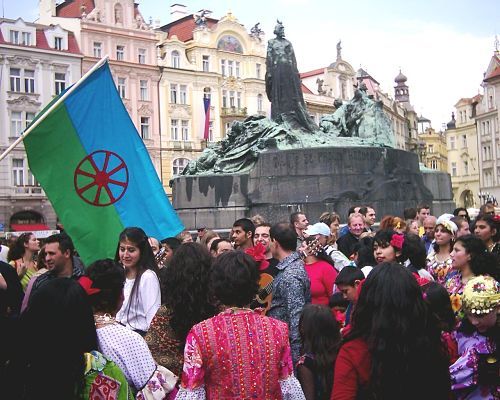 Plaza, Praga, Romaníes