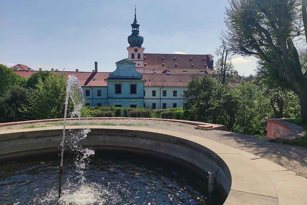El encanto oculto de Břevnov en Praga