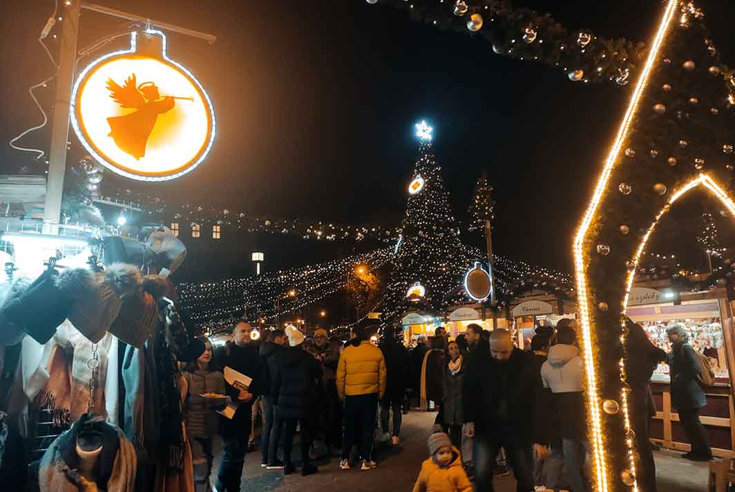 El mercado navideño de Praga de Náměstí Míru