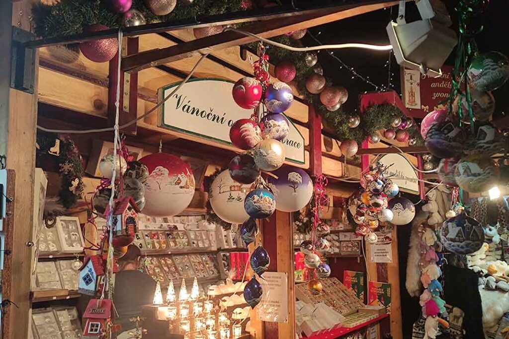 Ya se conocen los primeros Mercados Navideños de Praga 2024. Mercado navideño de Náměstí Míru, el mercado de Navidad de la Plaza de la Ciudad Vieja y el mercado de la Plaza de Wenceslao